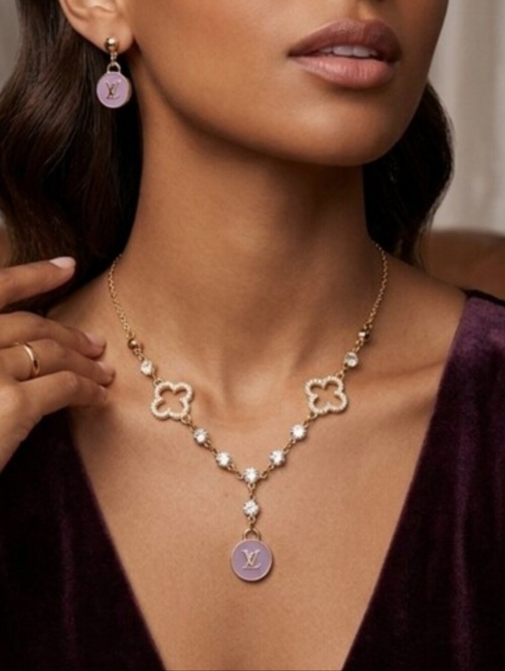 Crystal Clover Gold Plated,Lilac LV Zip Pull Necklace/ Choker Adjustable, New